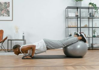 El mejor equipo para entrenar en casa que puedes comprar online