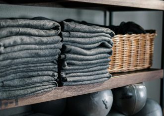 Accesorios de yoga imprescindibles para principiantes y expertos en internet