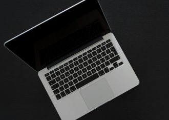 Accesorios para laptop que debes comprar para tu equipo electrónico