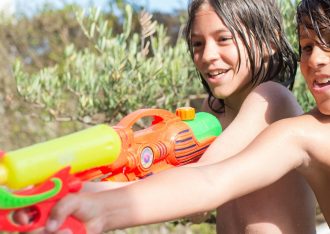 Pistolas de agua para los más pequeños que puedes regalar en reyes magos desde Shein