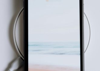 ¡Mantén tus dispositivos Apple organizados y cargados con los mejores soportes de carga!