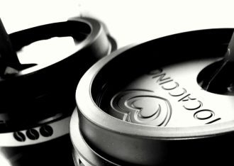 Tazas de viaje con tapa antiderrames para café sobre la marcha