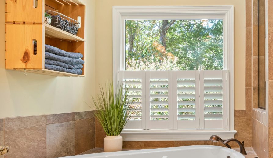 Muebles de baño con compartimentos para cosméticos