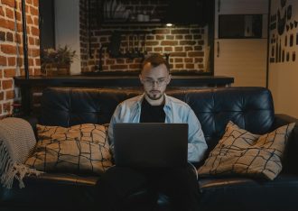 Accesorios imprescindibles para hacer home office