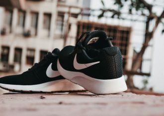 Tendencias en zapatillas deportivas para 2025: Innovación y estilo en cada paso