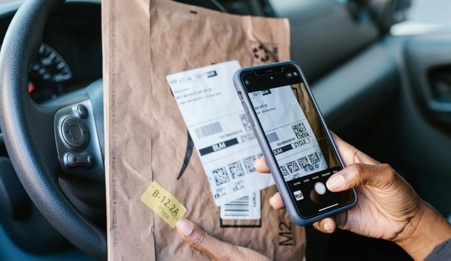 Soportes para celular sin vibraciones en el auto